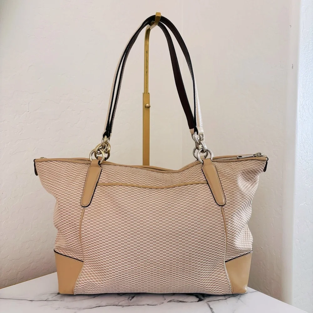 Coach stylish tote